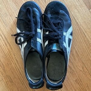 ASICS Onitsuka Tiger women’s 9.5 black white
